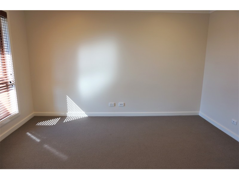 5 Ash Close, Goulburn NSW 2580