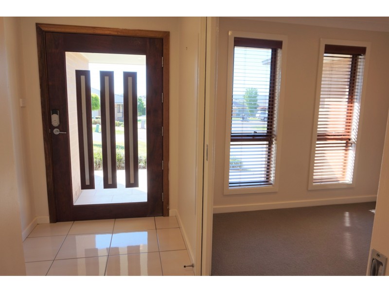 5 Ash Close, Goulburn NSW 2580