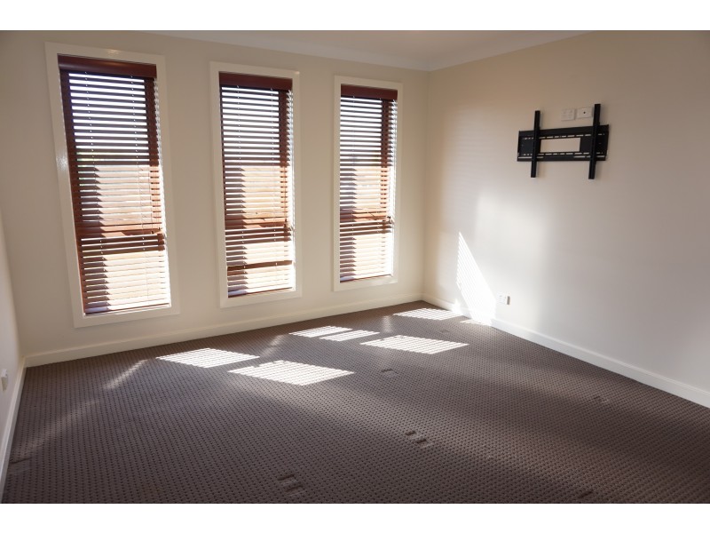 5 Ash Close, Goulburn NSW 2580