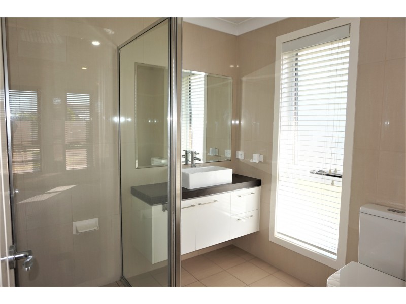 5 Ash Close, Goulburn NSW 2580