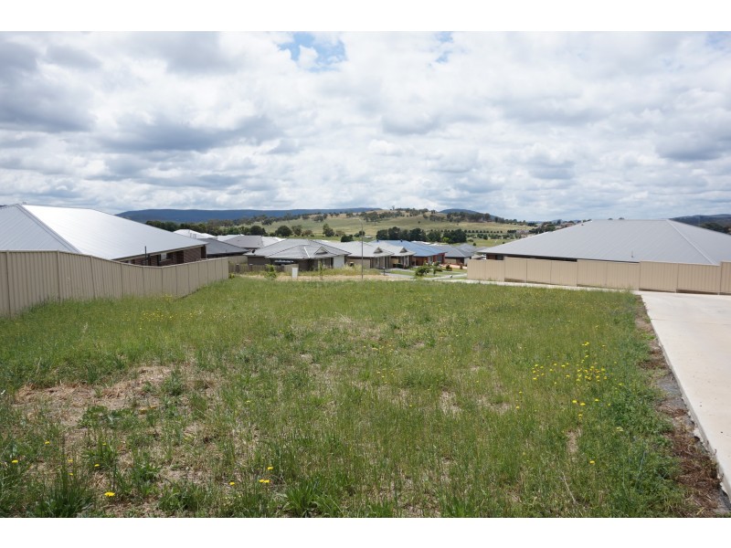 11 Swan Loop, Goulburn NSW 2580