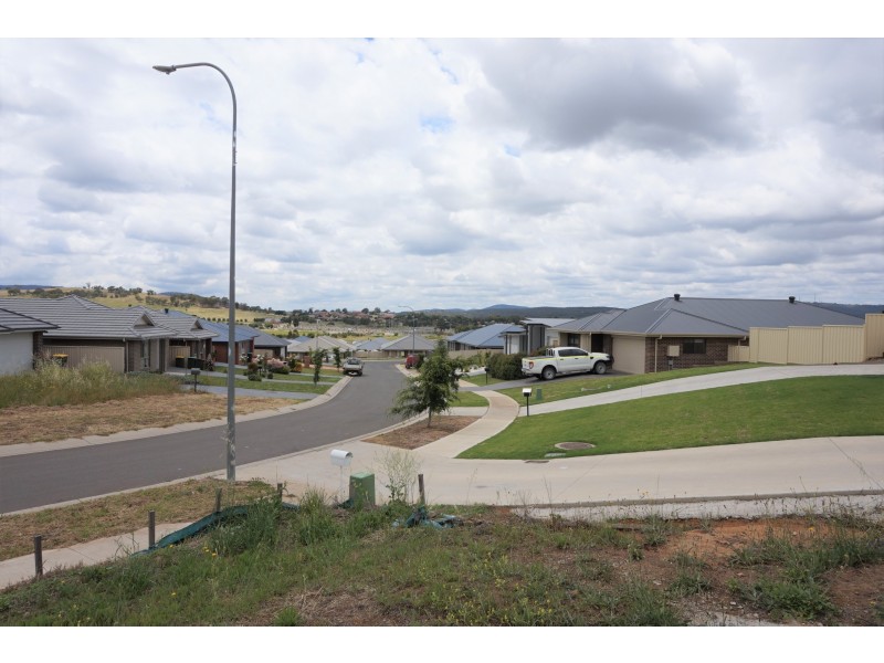 11 Swan Loop, Goulburn NSW 2580