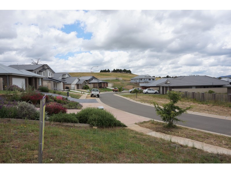11 Swan Loop, Goulburn NSW 2580