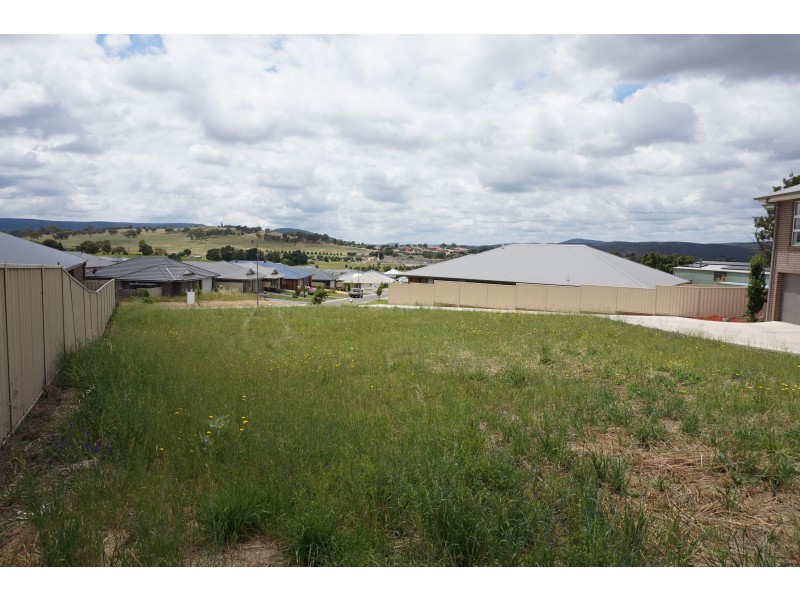 11 Swan Loop, Goulburn NSW 2580
