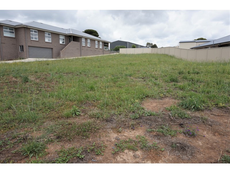 11 Swan Loop, Goulburn NSW 2580