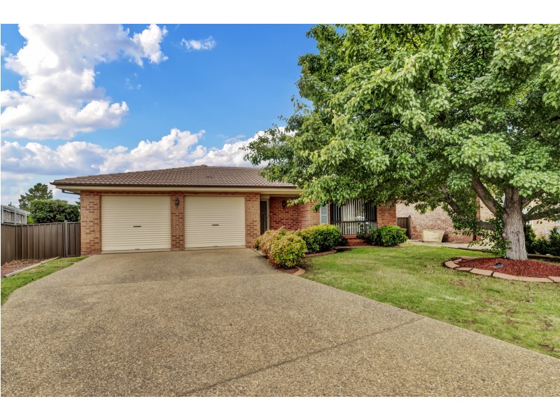 11 Paradise Place, Goulburn NSW 2580