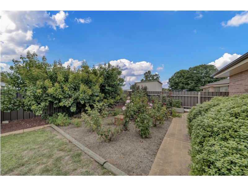 11 Paradise Place, Goulburn NSW 2580