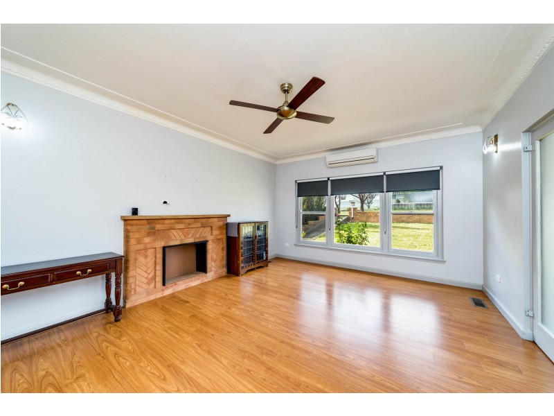 8 Barber Street, Goulburn NSW 2580