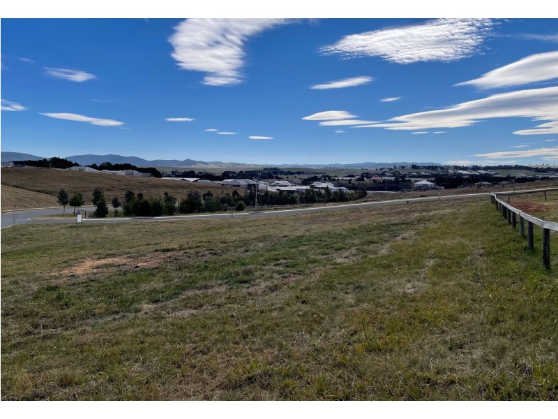 5 Clyde Street (Lot 301 Snowgums), Goulburn NSW 2580