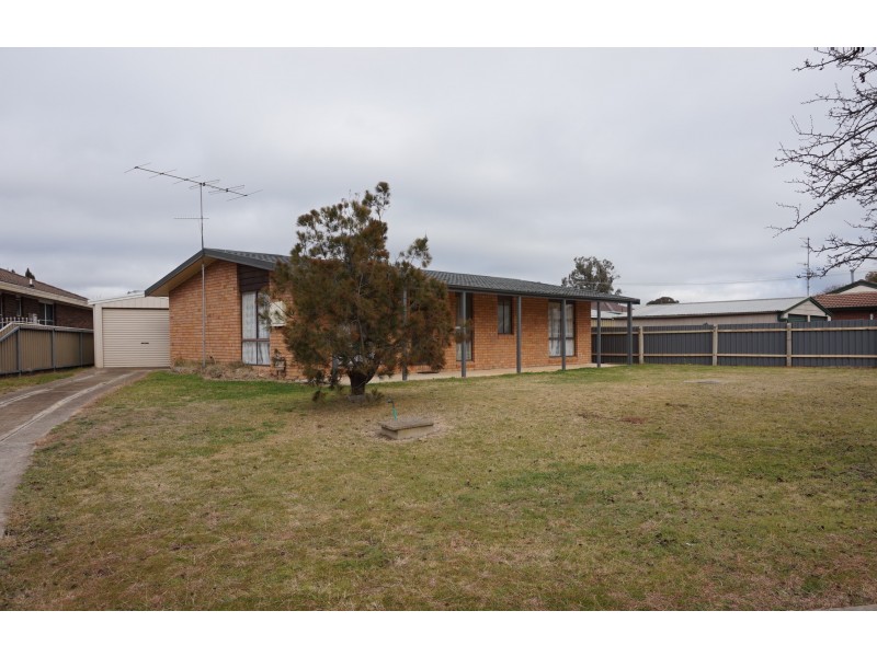 17 Kerr Place, Goulburn NSW 2580