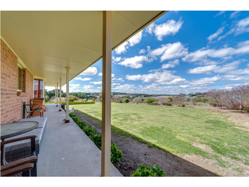 303 Run-O-Waters Drive, Goulburn NSW 2580