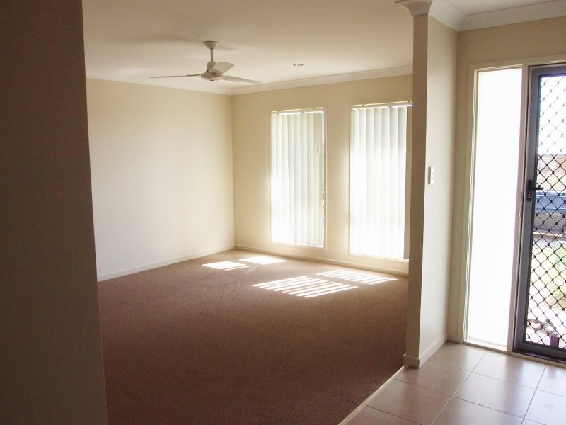 25 Halifax Place, Rural View QLD 4740