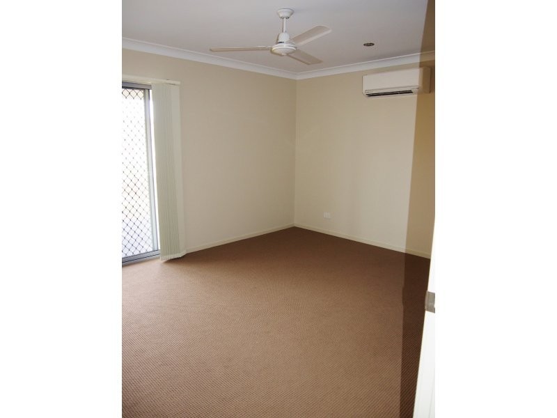 25 Halifax Place, Rural View QLD 4740