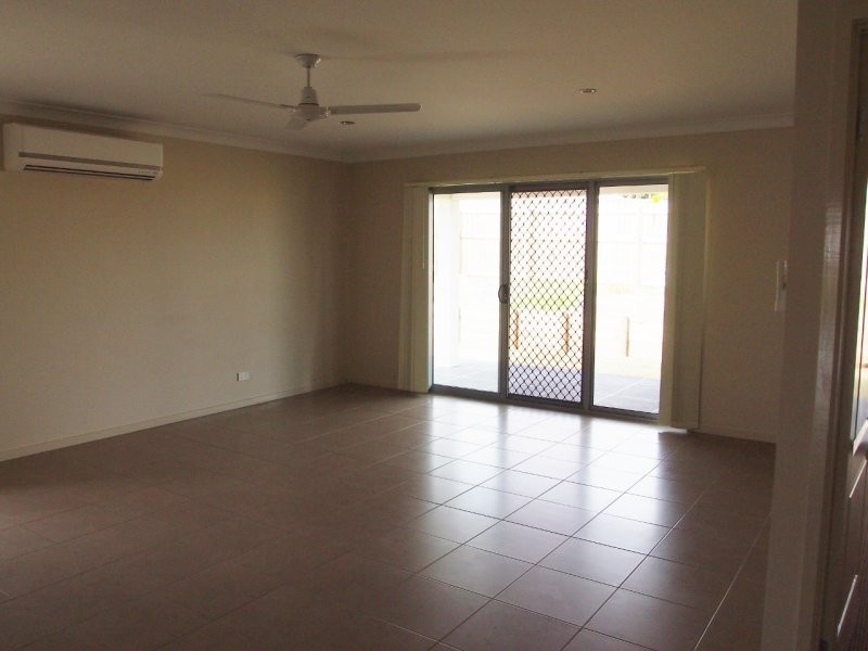 25 Halifax Place, Rural View QLD 4740