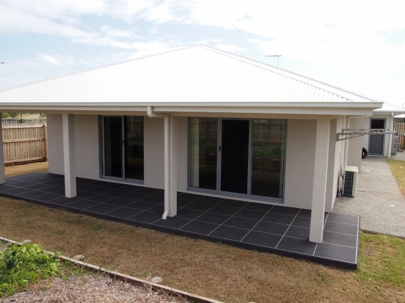 25 Halifax Place, Rural View QLD 4740