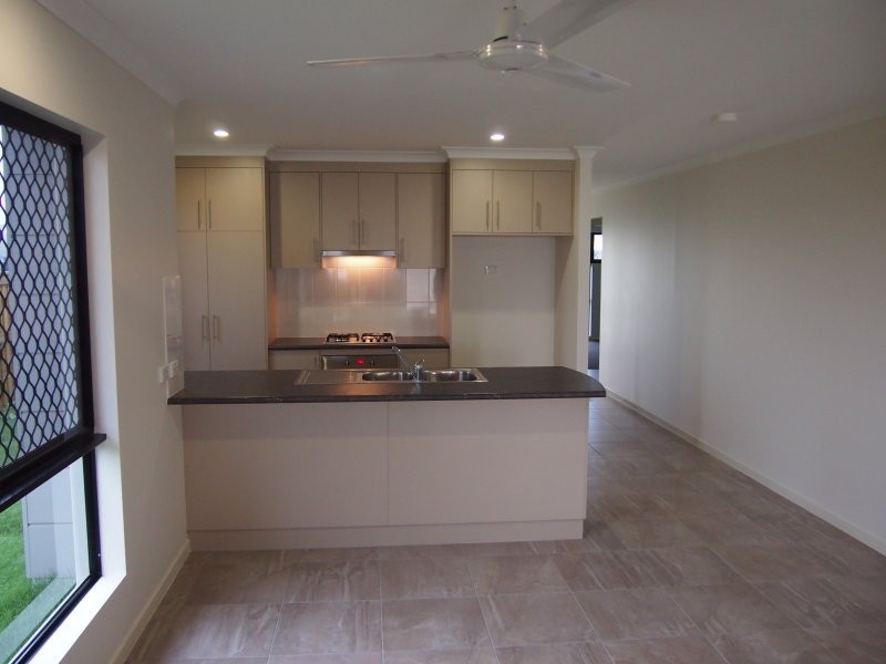 8 Trasero Lane, Beaconsfield QLD 4740