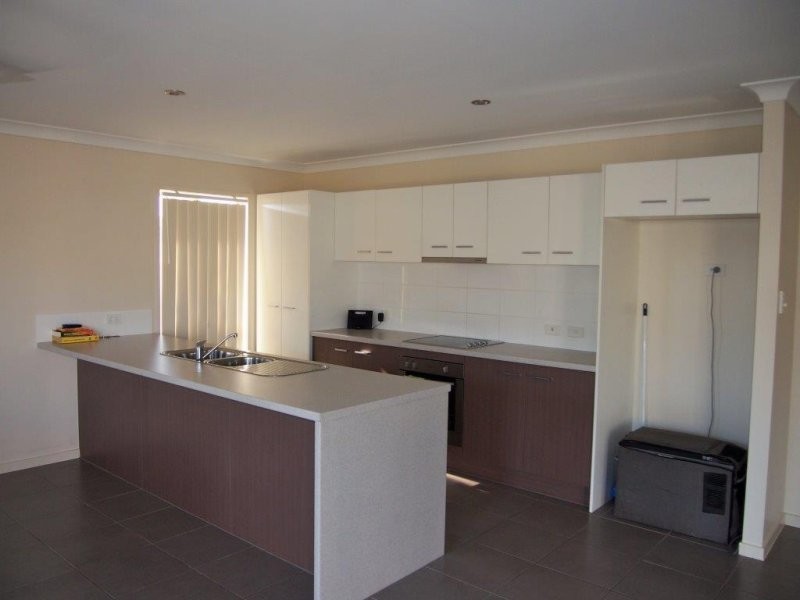 23 Halifax Place, Rural View QLD 4740