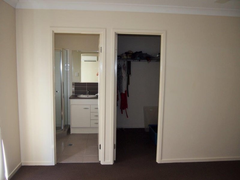 23 Halifax Place, Rural View QLD 4740