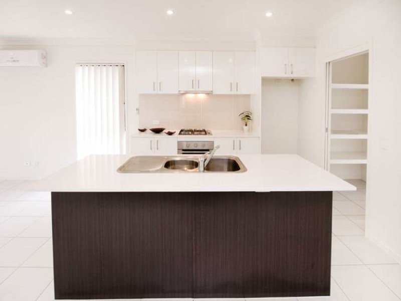 24 Balzan Drive, Rural View QLD 4740