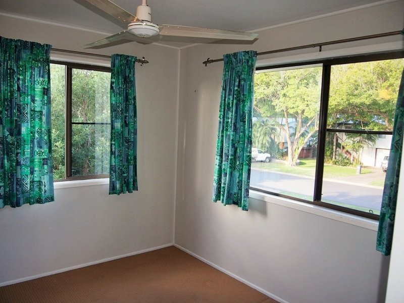 27 Domino Crescent, Andergrove QLD 4740