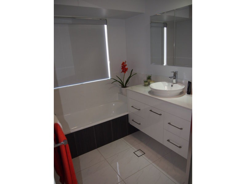 27 Bachelor Court, Marian QLD 4753