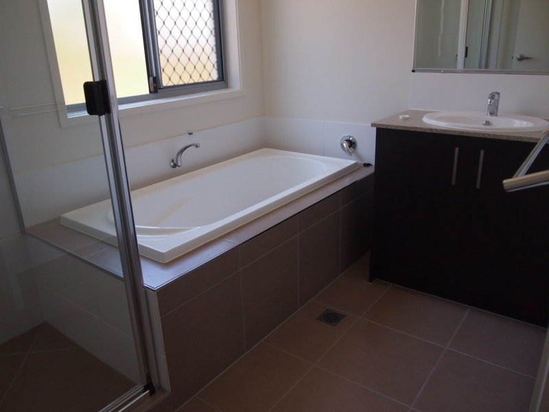 2/78 Superior Boulevard, Andergrove QLD 4740