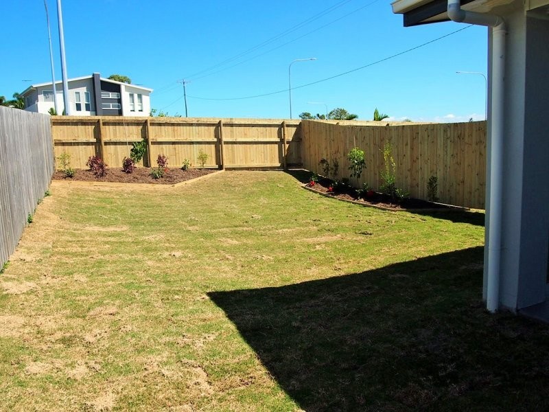 1/30 Halifax Place, Rural View QLD 4740