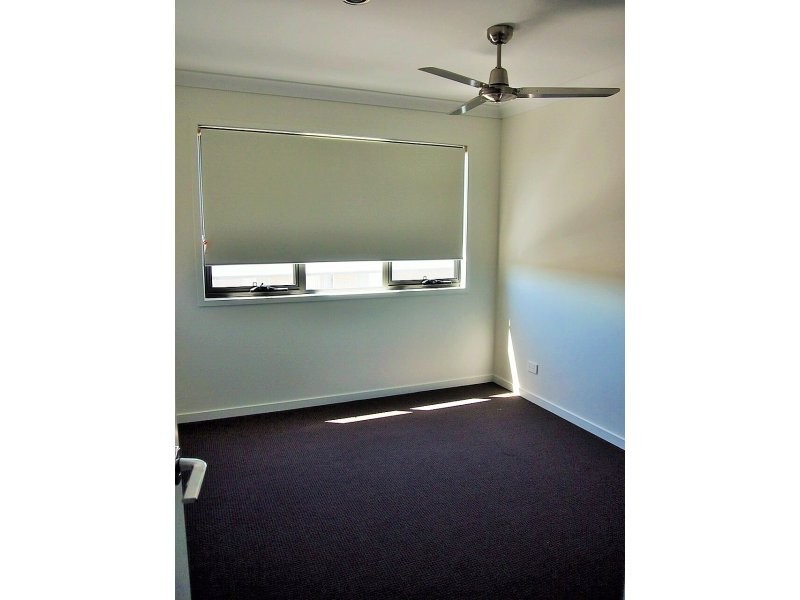 1/30 Halifax Place, Rural View QLD 4740