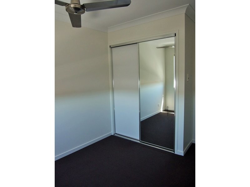 1/30 Halifax Place, Rural View QLD 4740