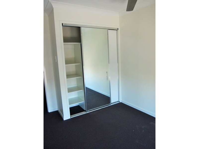 1/30 Halifax Place, Rural View QLD 4740