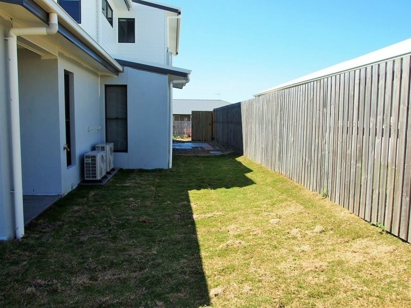 1/30 Halifax Place, Rural View QLD 4740