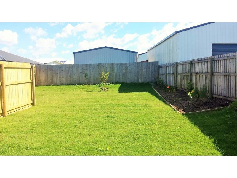 2/27 Lawrence Street, Walkerston QLD 4751