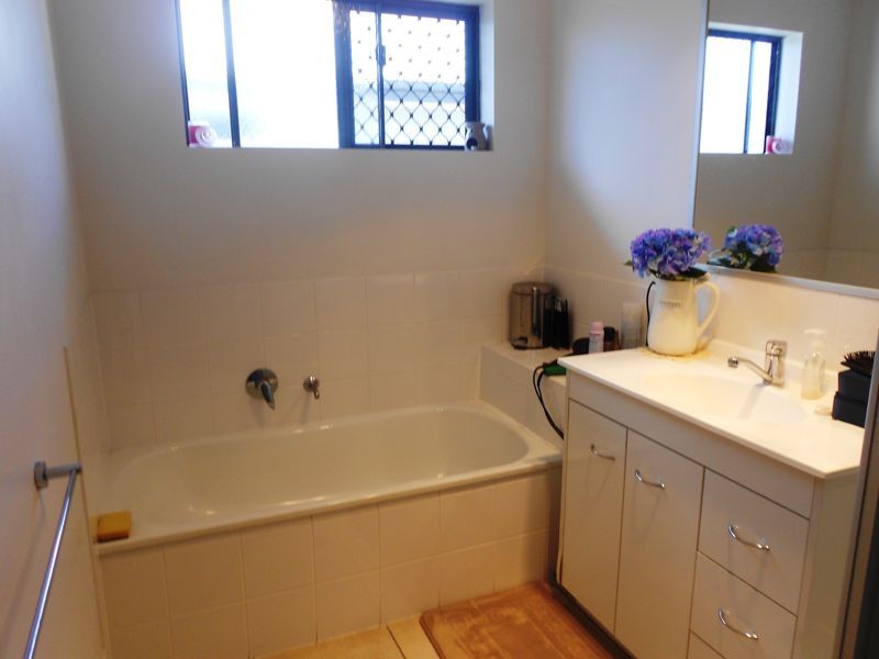 18 Schooner Avenue, Shoal Point QLD 4750