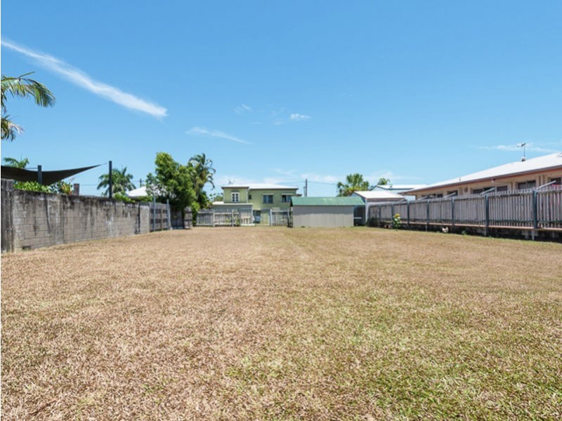 9 Steen Street, South Mackay QLD 4740