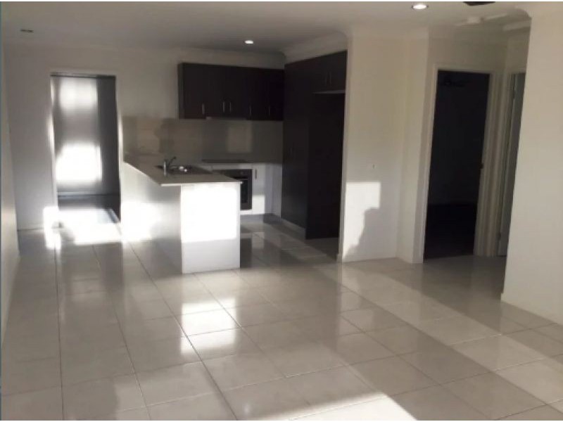 1/61 Caroval Drive, Rural View QLD 4740