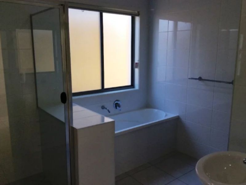 1/61 Caroval Drive, Rural View QLD 4740