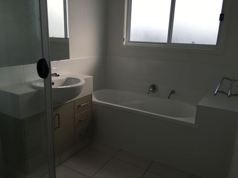 18 Northern Circuit, Rural View QLD 4740