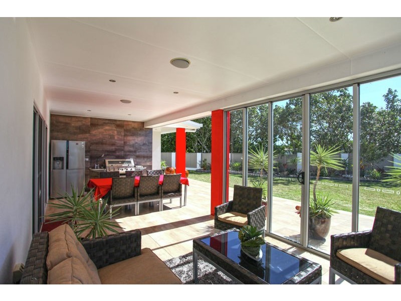 24 Reef Parade, East Mackay QLD 4740