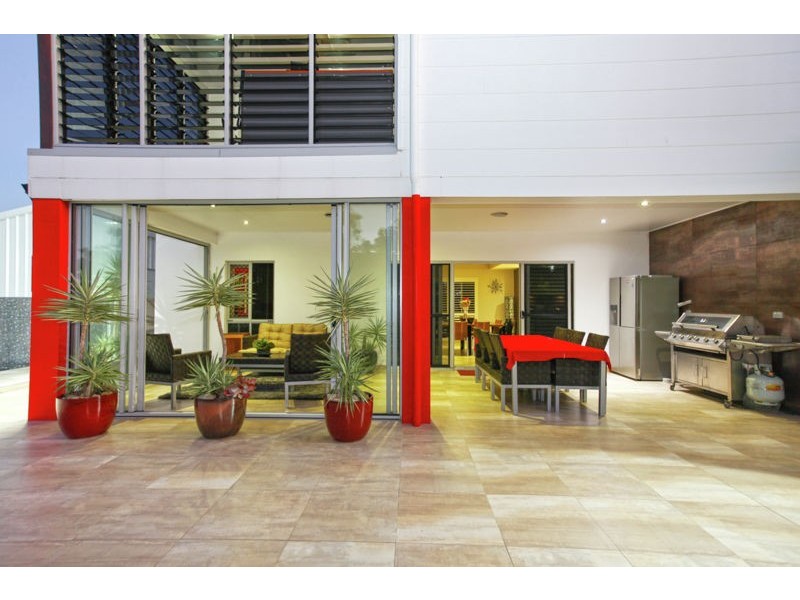 24 Reef Parade, East Mackay QLD 4740