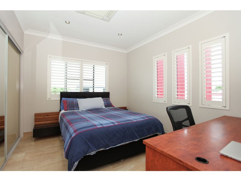 24 Reef Parade, East Mackay QLD 4740