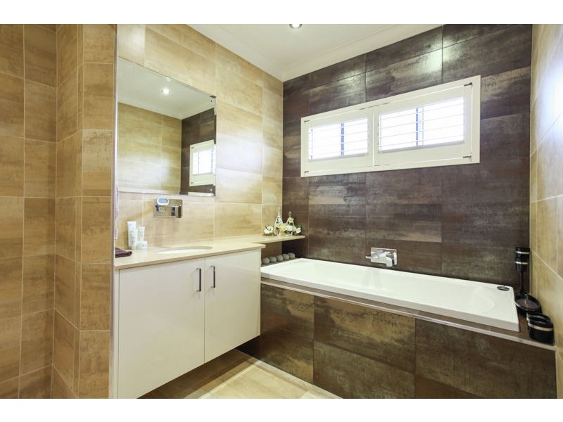 24 Reef Parade, East Mackay QLD 4740