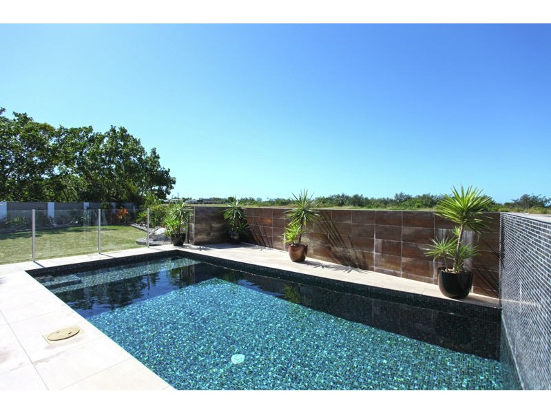 24 Reef Parade, East Mackay QLD 4740