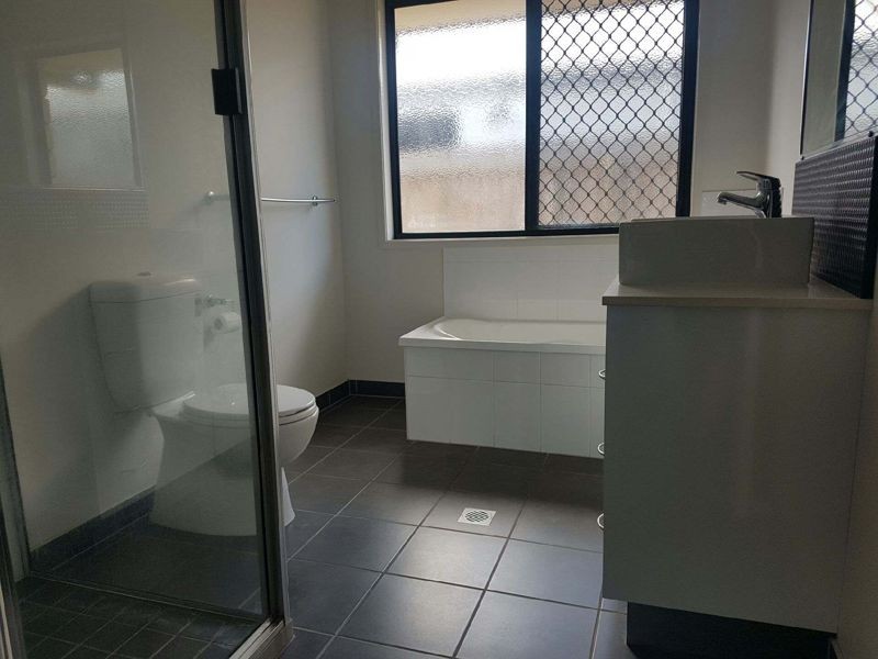 72 Makybe Diva Drive, Ooralea QLD 4740