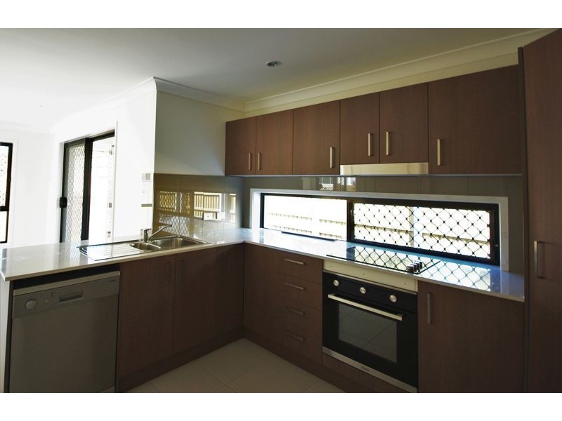 2/143 Ridgeview Drive, Peregian Springs QLD 4573