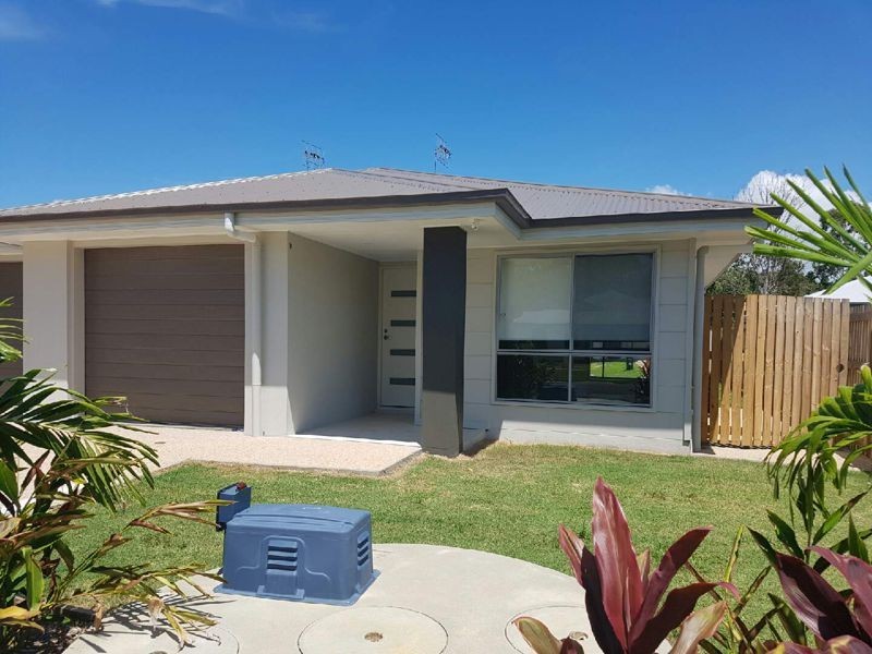 2/35 Armstrong Beach Road, Armstrong Beach QLD 4737