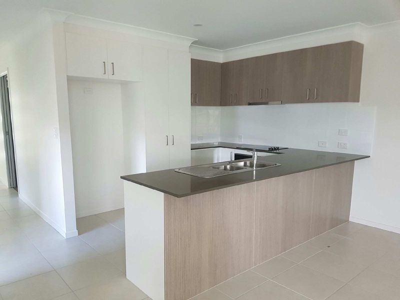2/35 Armstrong Beach Road, Armstrong Beach QLD 4737