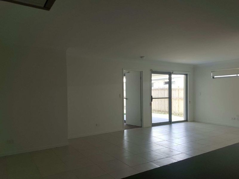 2/35 Armstrong Beach Road, Armstrong Beach QLD 4737
