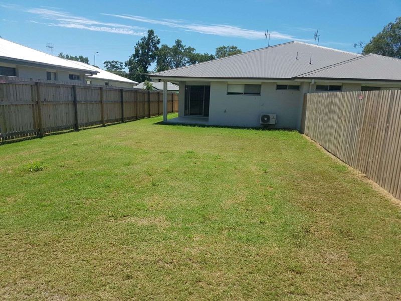 2/35 Armstrong Beach Road, Armstrong Beach QLD 4737