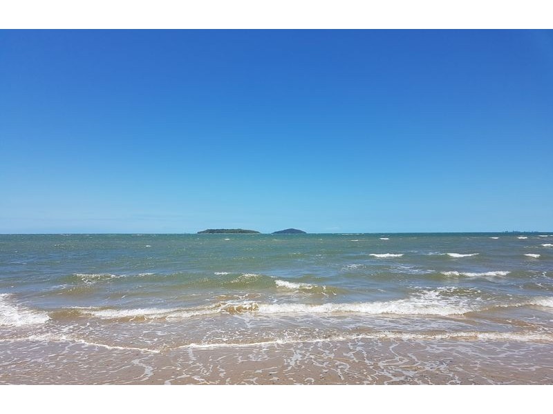 20 Binnington Esplanade, East Mackay QLD 4740