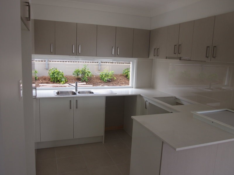 2/36 Manning Street, Rural View QLD 4740
